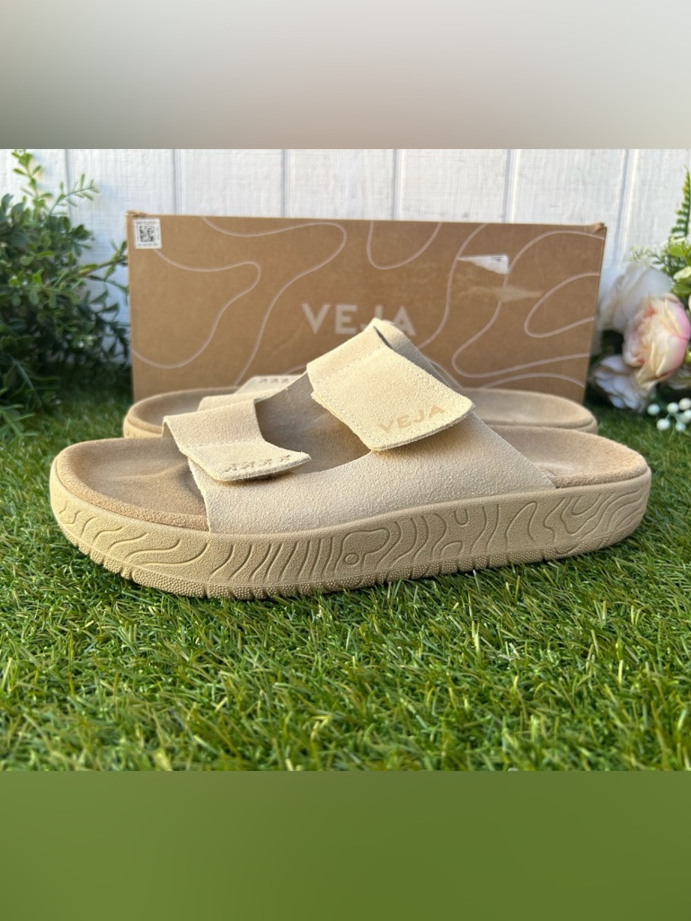 VEJA ETNA SUEDE PIERRE ALMOND
$140 MEN SIZE 7 women 9 unisex: new with box - Picture 11 of 16